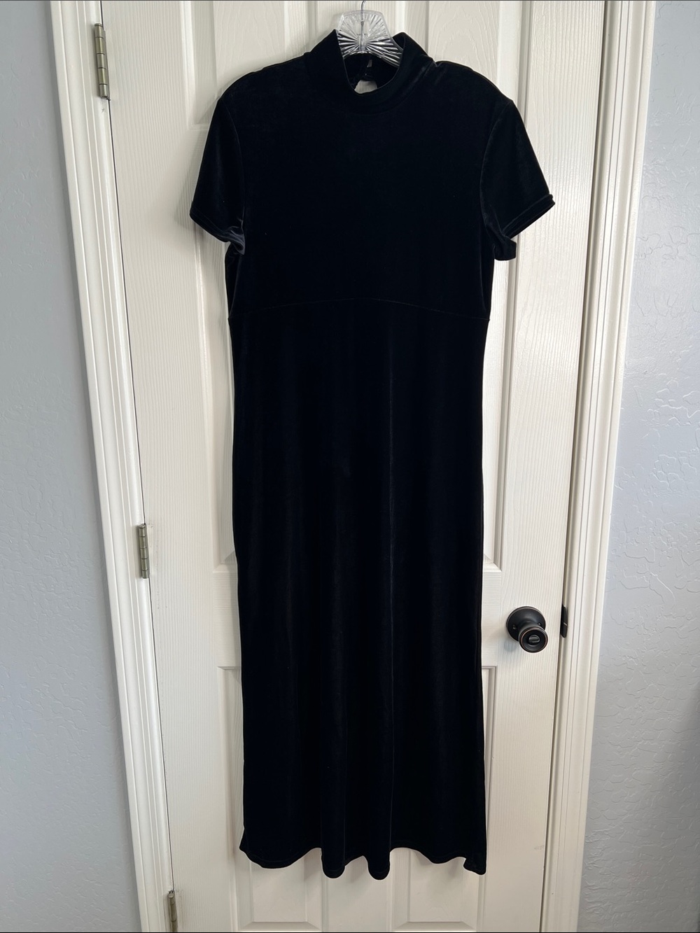 Vintage black velvet mock neck midi dress short sleeve size Large My Michelle